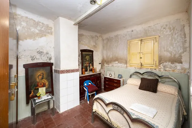 Atención promotores. Casa para derribar y hacer bloque de ha - foto 4