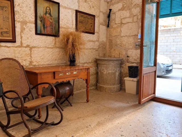 CASA CON PATIO Y GARAJE EN SA POBLA | 3 DORM. + ESTUDIO | PO - foto 5