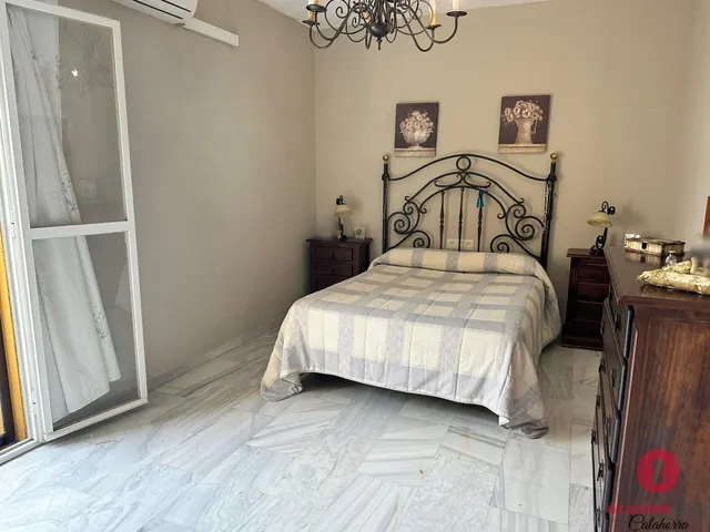 GRAN CASA JUNTO AL AYUNTAMIENTO DE ALMODÓVAR DEL RÍO - VISTAS AL CASTILLO — 27