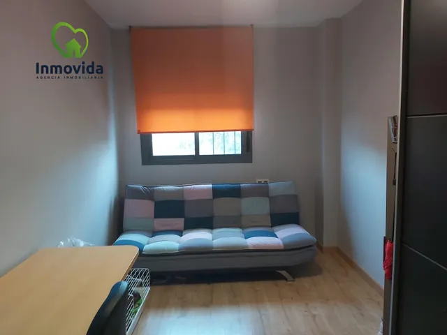 Amplio Piso Reformado en el Corazón del Barrio del Naranjo, Córdoba — 8