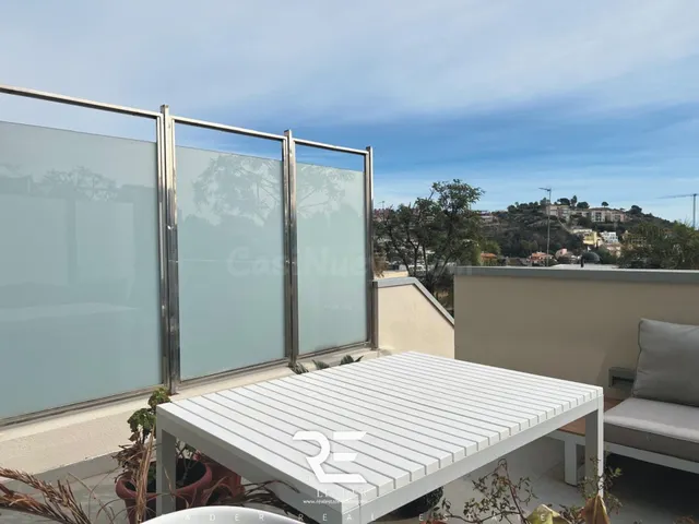 PRECIOSO DÚPLEX CON TERRAZA Y VISTAS AL MAR EN OROPESA MUY C