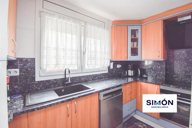 ¡FANTÁSTICA OPORTUNIDAD EN SANTPEDOR! Piso de 3 habitaciones dobles, con balcón y terraza. — 10