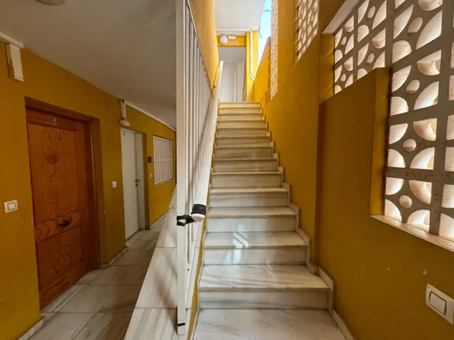 Estudio Luminoso en el Corazón del Puerto de Aguadulce — 11