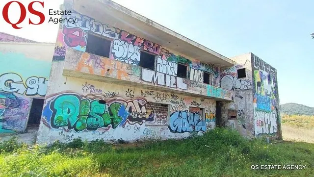 Edificio a reformar con terreno amplio en Palafolls - foto 5