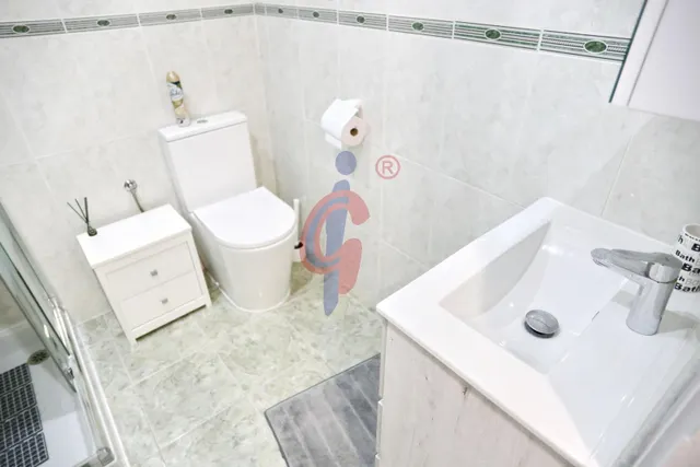 Se alquila encantador bungalow en planta baja en la urbanización San Luis, Torrevieja — 26