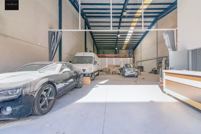 NAVE INDUSTRIAL