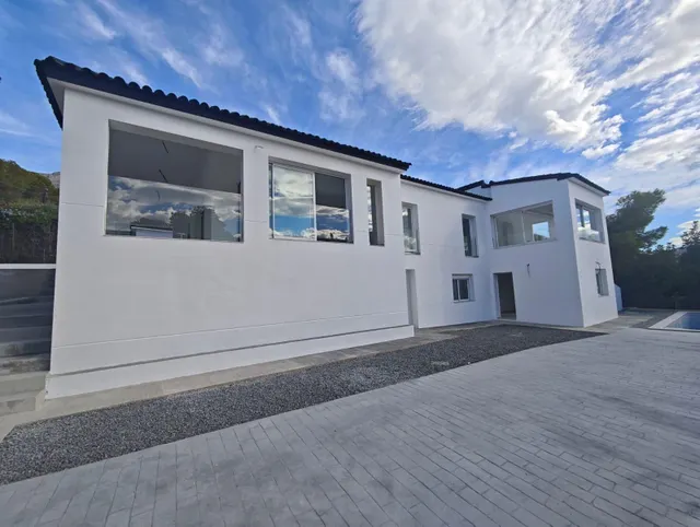 VILLA RECIEN REFORMADA CON CALIDADES DE LUJO EN ZONA MUY TRANQUILA DE ALTEA LA VELLA — 3