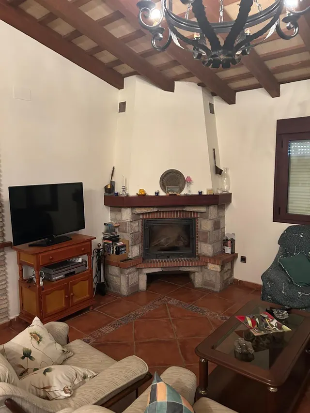 Espectacular Chalet cerca del Colorado con Piscina y Amplios Espacios — 10