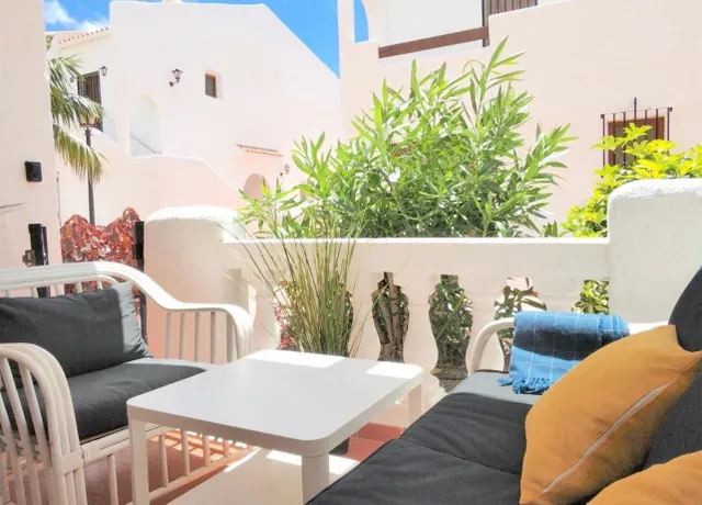 Los Cristianos. Piso 1 habitación en complejo cerrado con pi