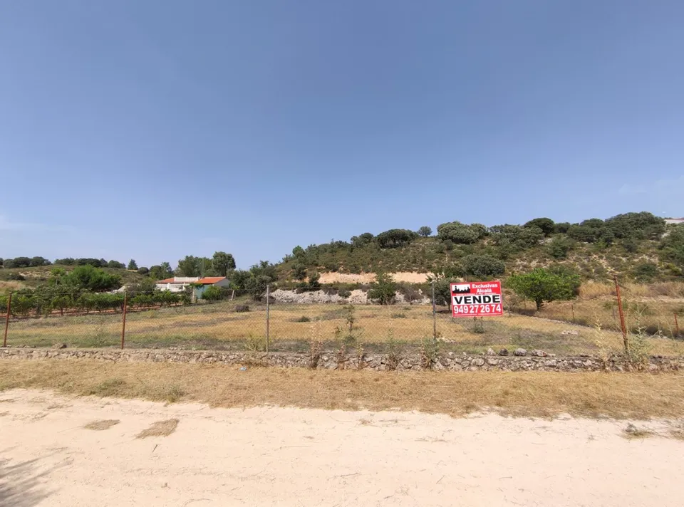 SE VENDE TERRENO URBANO EN URBANIZACIÓN FUENTE TAJUÑA DE LORANCA DE TAJUÑA (GUADALAJARA)
