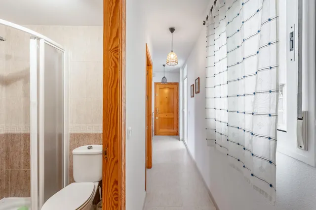 Ático Exclusivo en Roquetas de Mar con Amplia Terraza y Piscina Comunitaria — 21
