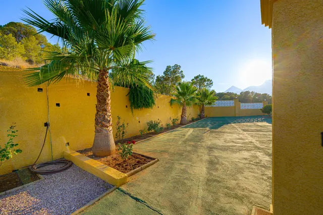 Villa exclusiva en La Nucía | parcela de 3.947 m2, piscina privada y amplias zonas de ocio — 6