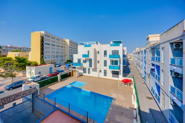 Venta de Apartamento 2 dormitorios zona Habaneras,piscina comunitaria en Torrevieja. — 22