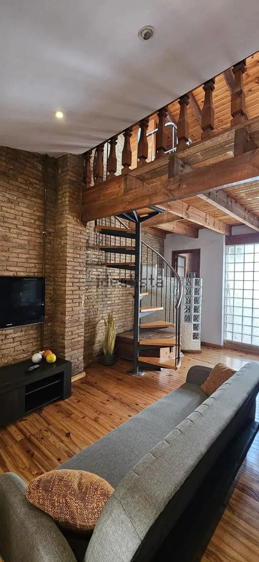 Estudio 1 habitación 80m² en alquiler - La Roqueta