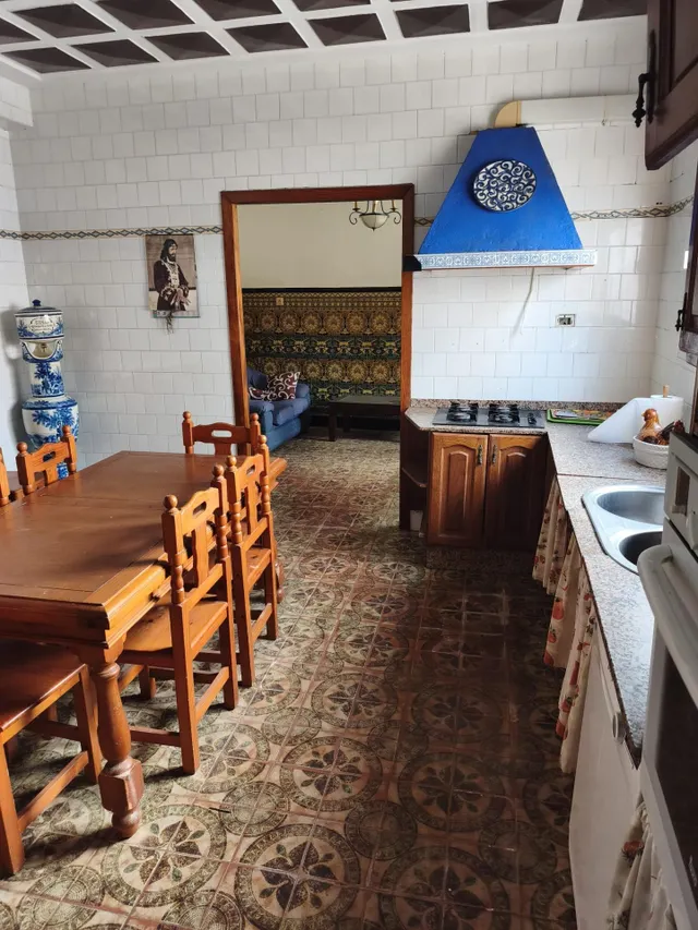 CASA EN EL CENTRO CON PATIO — 10