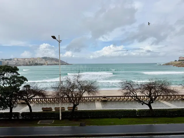 Exclusividad frente al mar en el Orzán: 188 m2, 4 dormitorio - foto 2