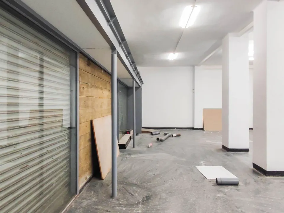 Amplio Local Comercial en Sant Antoni, Barcelona - Oportunidad de alquiler Único