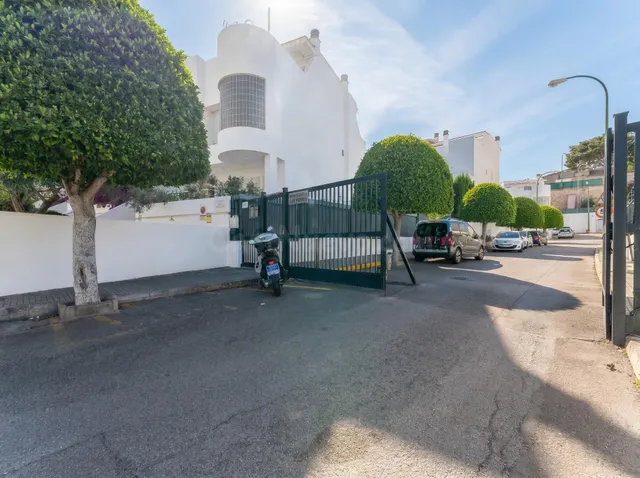 ¡Ubicada en un complejo privado, esta vivienda combina tranq - foto 2