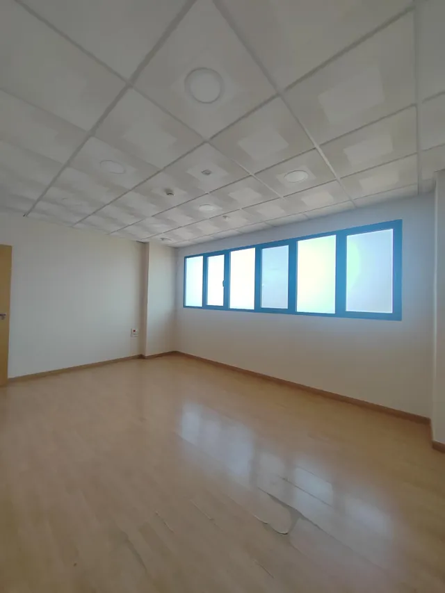 Amplio Local Comercial Reformado en Gran Eje de Jaén - Ideal para Tu Negocio — 22