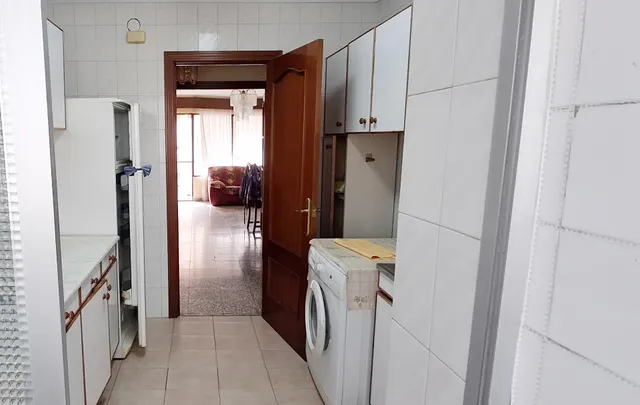 AMPLIA VIVIENDA DE 4 DORMITORIOS Y 2 BAÑOS. MEJOR PRECIO DE ZONA — 9