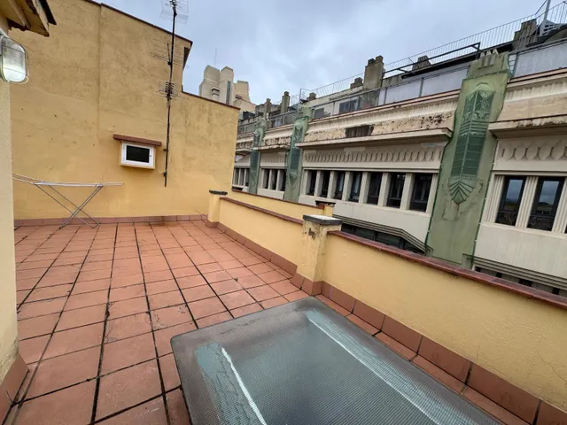 Ático con terraza en el centro de Manresa — 13