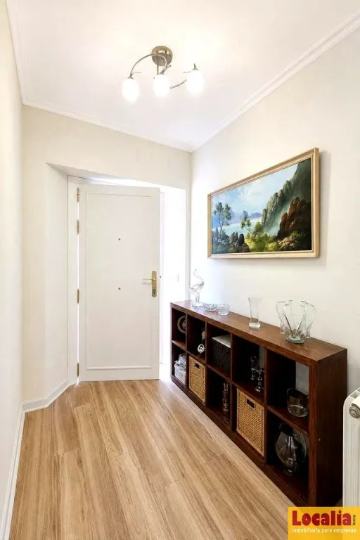 Casa familiar reformada con jardín en Miengo - foto 4