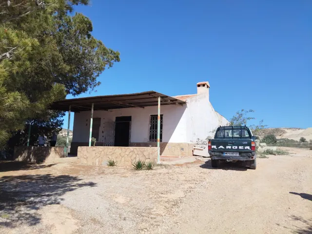 CASA PARA REFORMAR CON TERRENO — 7