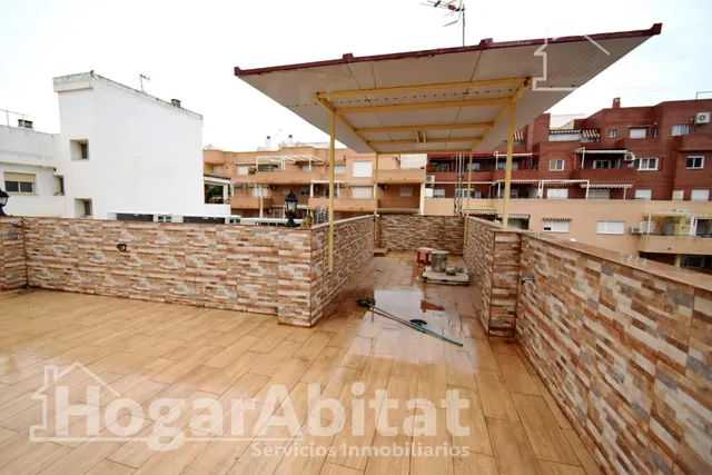 CASA CON CINCO TERRAZAS Y PAELLERO CERCA DE LA PLAYA — 34