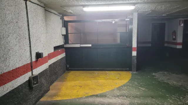 Plaza de garaje y trastero — 7
