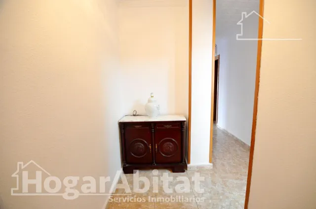 Alto, luminoso y exterior con balcón — 29