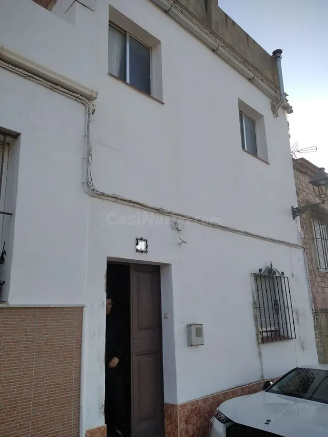 Casa independiente en venta en Montellano - foto 2