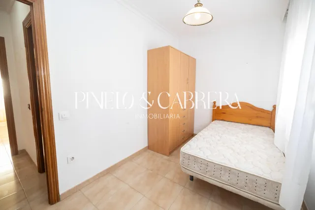 Piso en venta con terraza y ascensor en calle madrid — 40