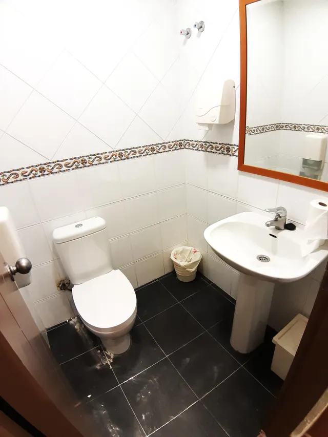 Amplio Local Comercial de 600 m2 en Ubicación Estratégica de Calahonda Baja — 37