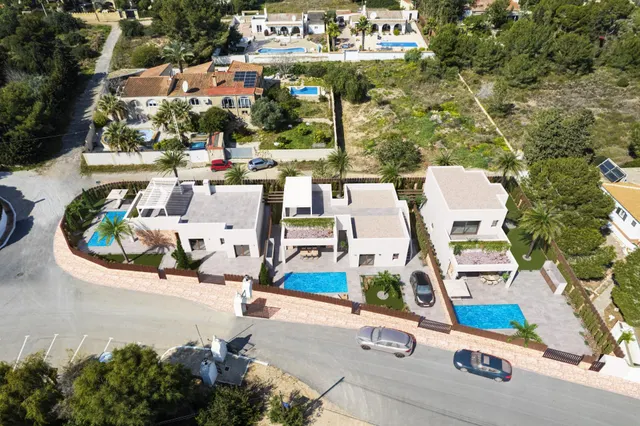 Villas Independientes de 3 dormitorios con piscina privada en Lomas de Cabo Roig — 7