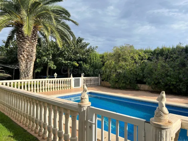 Bonita casa con jardí privado y piscina con vistas al club N - foto 2