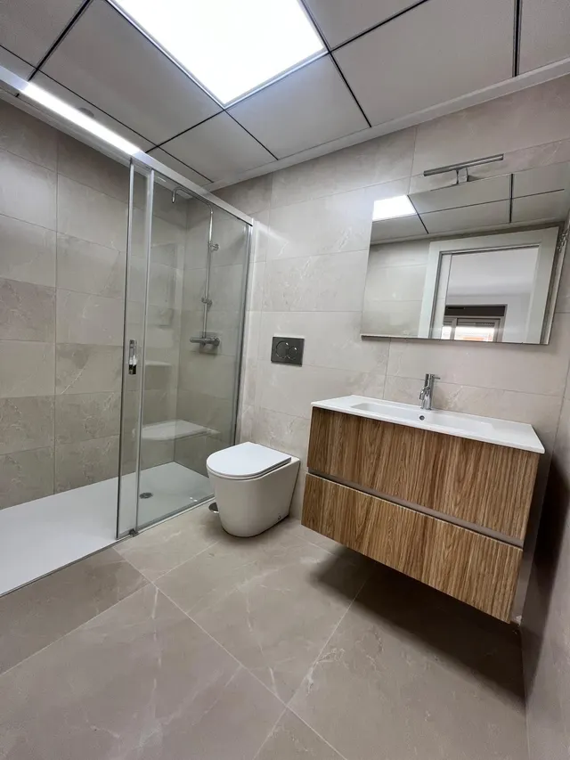Para estrenar en el centro de Torrevieja, a estrenar! 🏡✨ — 8