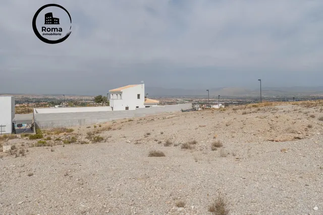 Terreno urbano de 750 m2 en Altos de La Zubia. Parcelas 14 de la manzana L y parcela 17 de la manzana M — 34