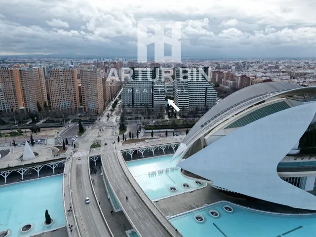 Oficina 10 habitaciones 352m² en venta - Ciutat de les Arts 