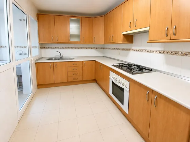 AMPLIA VIVIENDA DE 4 DORMITORIOS EN HACIENDA CAPITÁN, TEATIN - foto 2