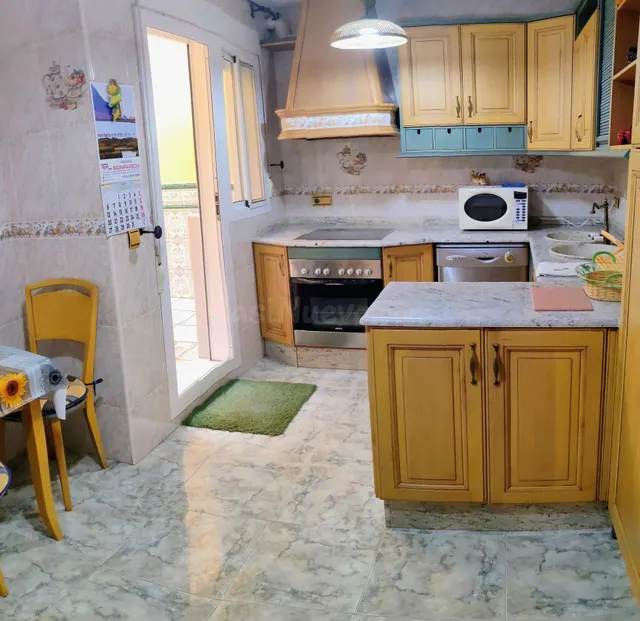 GRAN OPORTUNIDAD: CASA CON 3 DORMITORIOS, GARAJE Y PATIO EN  - foto 5