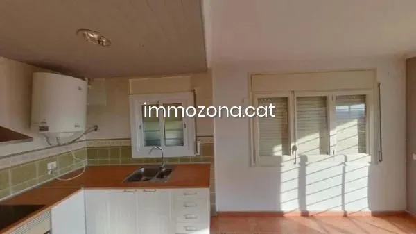 CASA OCUPADA DE 88 M2, 3 habitaciones, 1 BAÑOS, EN C/ CAMPANYA, LLORET DE MAR — 5