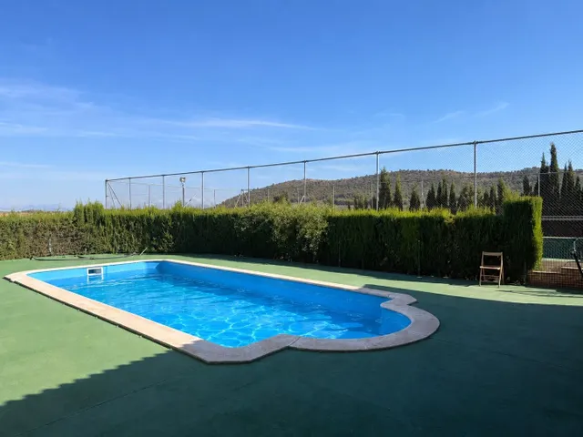Finca en Mollina con casa, piscina, pista de tenis y 7.000 m2 de olivar. — 36