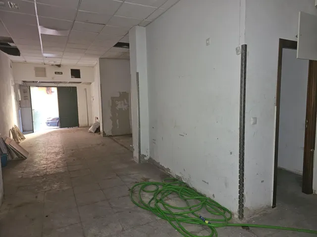 BAJADA DE PRECIO!!!!    Local comercial junto al  Corte InglÉs — 4