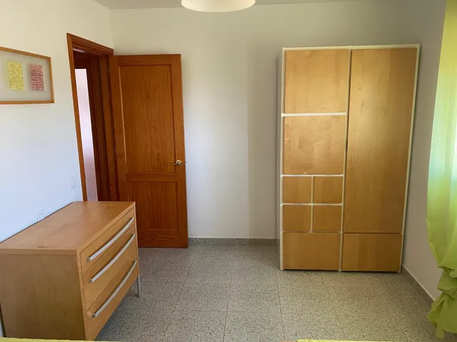 Luminoso y acogedor piso con ascensor en Castillo del Romeral, listo para entrar a vivir — 13