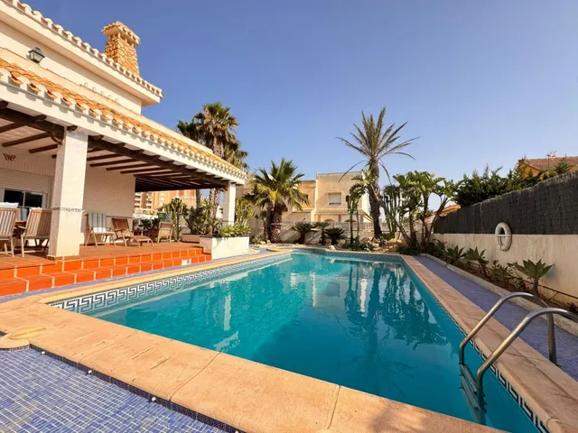 Villa 5 habitaciones 637m² en venta - Playa del Galán
