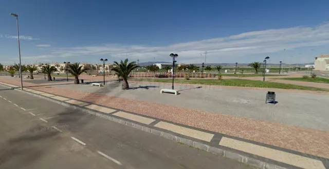 SE VENDE casa adosada OKUPA en C Ruiseñor 40 de Torre-Pache - foto 2