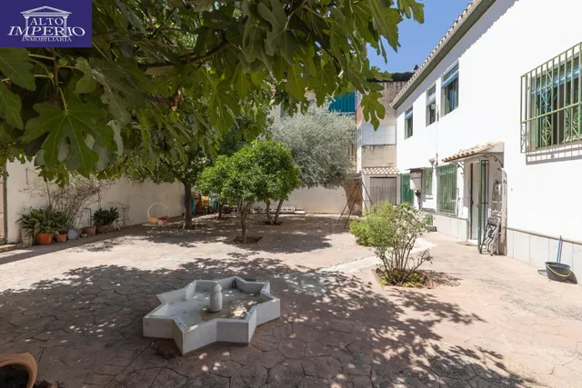 Casa con gran solar — 49