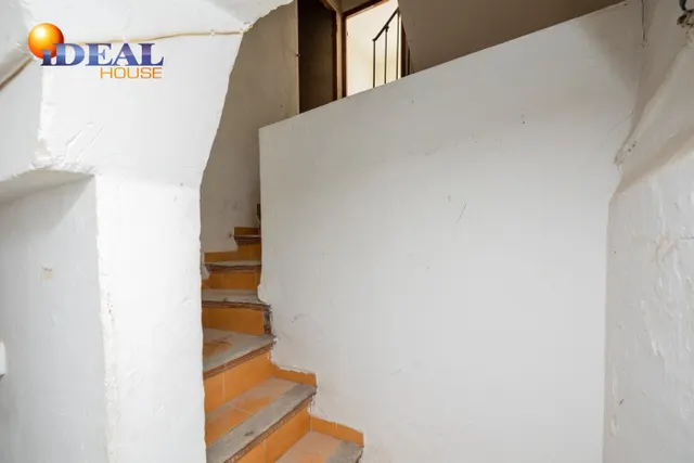 A LA VENTA EDIFICIO EN PLAZA BIB-RAMBLA — 23