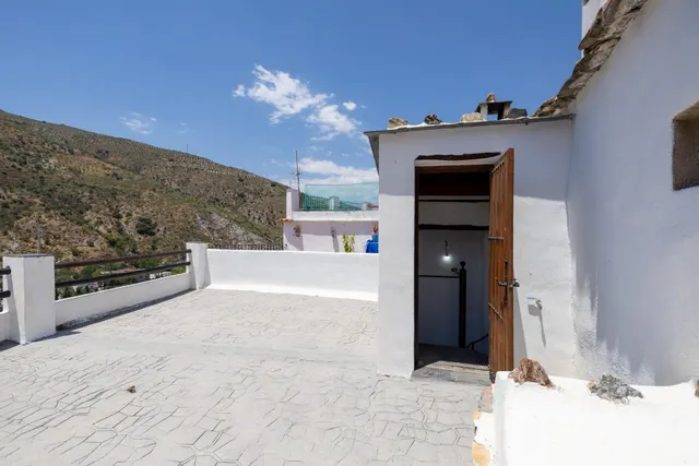 ¡Oportunidad Única! Terraza con Vistas Espectaculares por solo €80,000! — 30