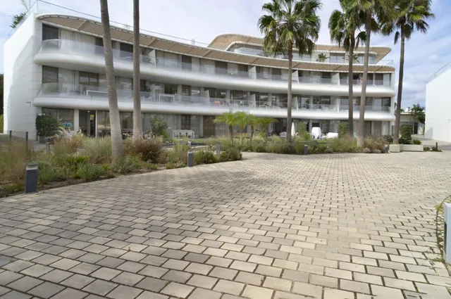 Apartamento de 2 dormitorios con vistas al mar en Estepona — 33